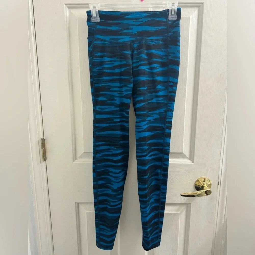 Old Navy Active Go-Dry Leggings Blue Army Print